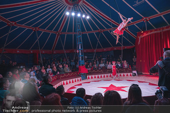 VIP Premiere - Circus im Prater, Wien - Sa 15.04.2023 - Manege, Zirkusartisten, Darsteller, Vorführung, Show45