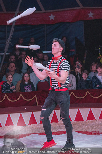 VIP Premiere - Circus im Prater, Wien - Sa 15.04.2023 - Manege, Zirkusartisten, Darsteller, Vorführung, Show50