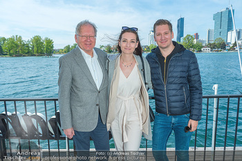 Floß Opening - Strandcafe Alte Donau, Wien - Mo 01.05.2023 - Familie Clemens TRISCHLER mit Vater Thomas und Schwester Pia14