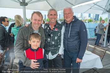 Floß Opening - Strandcafe Alte Donau, Wien - Mo 01.05.2023 - Stefan KOUBEK mit Sohn John, Toni POLSTER, Michael KONSEL32