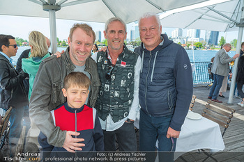 Floß Opening - Strandcafe Alte Donau, Wien - Mo 01.05.2023 - Stefan KOUBEK mit Sohn John, Toni POLSTER, Michael KONSEL33