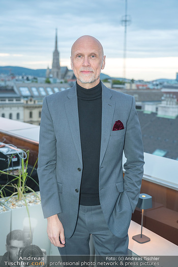 Rooftop Bar Opening - The Ritz Carlton Vienna - Do 11.05.2023 - Jürgen RAMMERSDORFER (Hoteldirektor) (Portrait)53
