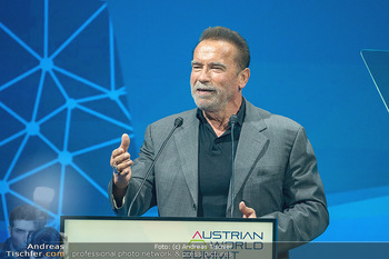 AWS Austria World Summit Klimakonferenz - Hofburg, Wien - Di 16.05.2023 - Arnold SCHWARZENEGGER89
