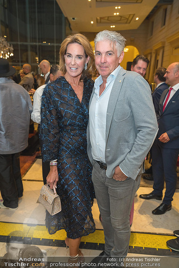 Atil Kutoglu Charity Fashion Show - Palais Hansen-Kempinski, Wien - Di 06.06.2023 - Kathi STUMPF, Alex BEZA36