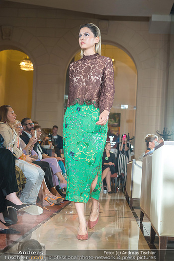 Atil Kutoglu Charity Fashion Show - Palais Hansen-Kempinski, Wien - Di 06.06.2023 - 139