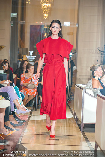 Atil Kutoglu Charity Fashion Show - Palais Hansen-Kempinski, Wien - Di 06.06.2023 - 147