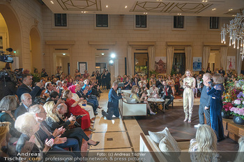 Atil Kutoglu Charity Fashion Show - Palais Hansen-Kempinski, Wien - Di 06.06.2023 - 175