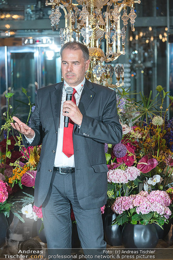 Atil Kutoglu Charity Fashion Show - Palais Hansen-Kempinski, Wien - Di 06.06.2023 - Peter KAISER183