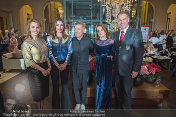 Atil Kutoglu Charity Fashion Show - Palais Hansen-Kempinski, Wien - Di 06.06.2023 - 198