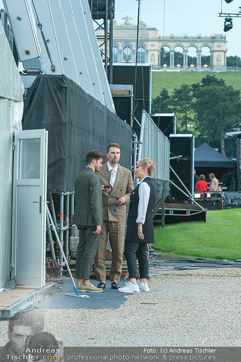 Sommernachtskonzert 2023 - Schönbrunner Schlosspark, Wien - Do 08.06.2023 - Elina GARANCA backstage vor dem Konzert10