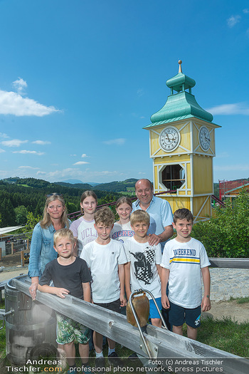 Neue Attraktion beim Eisgreissler - Eisgreissler, Krumbach - Di 13.06.2023 - Familie Andrea und Georg BLOCHBERGER mit Kindern (Neffen, Nichte17