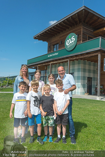 Neue Attraktion beim Eisgreissler - Eisgreissler, Krumbach - Di 13.06.2023 - Familie Andrea und Georg BLOCHBERGER mit Kindern (Neffen, Nichte39