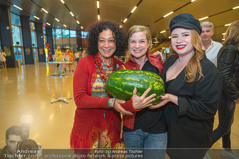 Premiere Dirty Dancing - Wiener Stadthalle - Mi 14.06.2023 - Caroline VASICEK, Barbara WUSSOW, Stella KRANNER1