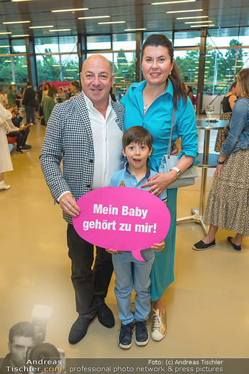 Premiere Dirty Dancing - Wiener Stadthalle - Mi 14.06.2023 - Familie Zoryana KUSHPLER, Ehemann Mikhail BRON, Sohn Marc7