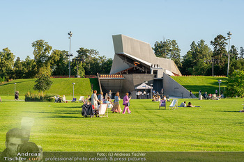 Festival Eröffnung - Grafenegg - Fr 11.08.2023 - Grafenegg Wolkenturm, grüne Wiese, Sommer36