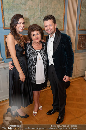Herbstgold Opening - Schloss Esterhazy, Eisenstadt - Mi 13.09.2023 - Julian RACHLIN mit Ehefrau Sarah MCELRAVY, Mutter Sophie (Sofia)45
