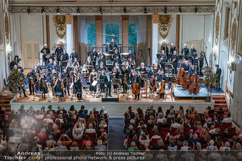 Herbstgold Opening - Schloss Esterhazy, Eisenstadt - Mi 13.09.2023 - voller Hadynsaal mit Publikum, Schlussapplaus, Orchester, Julian139