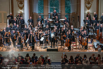 Herbstgold Opening - Schloss Esterhazy, Eisenstadt - Mi 13.09.2023 - voller Hadynsaal mit Publikum, Schlussapplaus, Orchester, Julian142