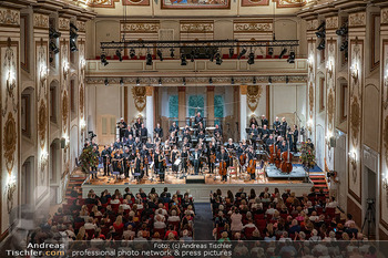 Herbstgold Opening - Schloss Esterhazy, Eisenstadt - Mi 13.09.2023 - voller Hadynsaal mit Publikum, Schlussapplaus, Orchester, Julian148