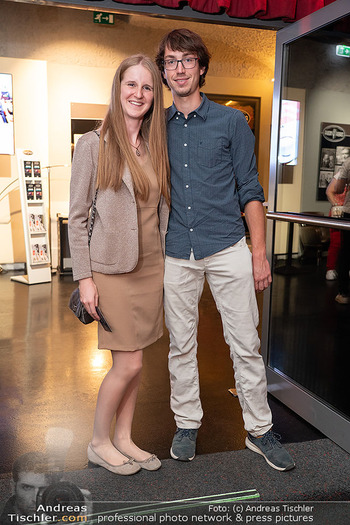 Premiere Omi Alarm - CasaNova, Wien - Mo 18.09.2023 - Katharina BAUMGARTNER mit Max31