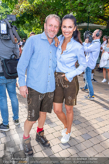 Eröffnung - Kaiserwiesn, Wien - Do 21.09.2023 - Stefan KOUBEK, Tanja DUHOVICH3