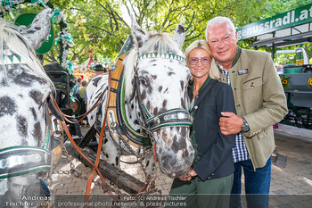Eröffnung - Kaiserwiesn, Wien - Do 21.09.2023 - Toni Anton POLSTER mit Birgit12