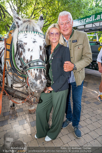 Eröffnung - Kaiserwiesn, Wien - Do 21.09.2023 - Toni Anton POLSTER mit Birgit13
