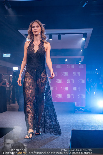Magic Night - Kaufhaus Steffl, Wien - Do 21.09.2023 - Modenschau, Model am Laufsteg, catwalk, Unterwäsche52