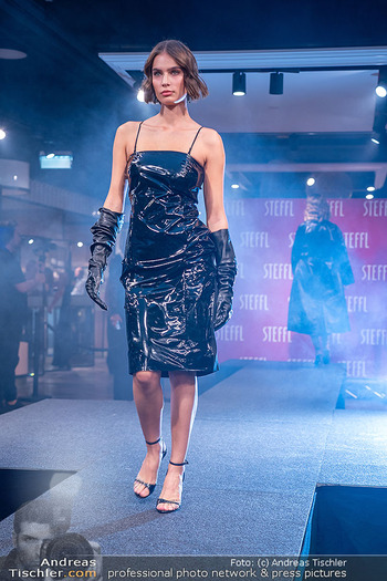 Magic Night - Kaufhaus Steffl, Wien - Do 21.09.2023 - Modenschau, Model am Laufsteg, catwalk, Unterwäsche55