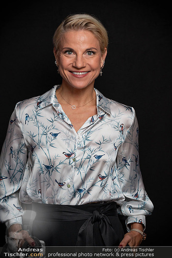 Bühnenfotos ´Kleine Eheverbrechen´ - Stadttheater Berndorf - Mi 27.09.2023 - Kristina SPRENGER (Portrait)2