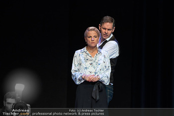 Bühnenfotos ´Kleine Eheverbrechen´ - Stadttheater Berndorf - Mi 27.09.2023 - Manuel WITTING, Kristina SPRENGER43