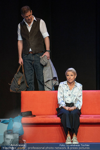 Bühnenfotos ´Kleine Eheverbrechen´ - Stadttheater Berndorf - Mi 27.09.2023 - 86