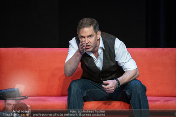 Bühnenfotos ´Kleine Eheverbrechen´ - Stadttheater Berndorf - Mi 27.09.2023 - Manuel WITTING (Bühnenfoto)100