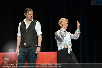 Bühnenfotos ´Kleine Eheverbrechen´ - Stadttheater Berndorf - Mi 27.09.2023 - 105