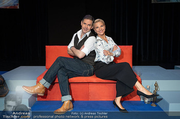 Bühnenfotos ´Kleine Eheverbrechen´ - Stadttheater Berndorf - Mi 27.09.2023 - Manuel WITTING, Kristina SPRENGER112