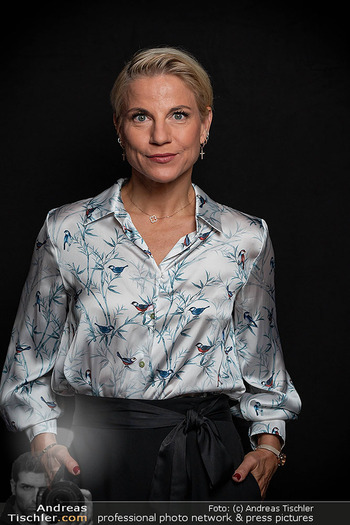 Bühnenfotos ´Kleine Eheverbrechen´ - Stadttheater Berndorf - Mi 27.09.2023 - Kristina SPRENGER (Portrait)117