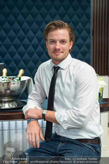 Store Opening - Longines Store, Wien - Do 28.09.2023 - Julian WALDNER (Portrait)81