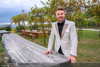 33 Jahre Weingut Hillinger - Weingut Hillinger, Jois - Di 17.10.2023 - Leo HILLINGER sen. (Portrait)16