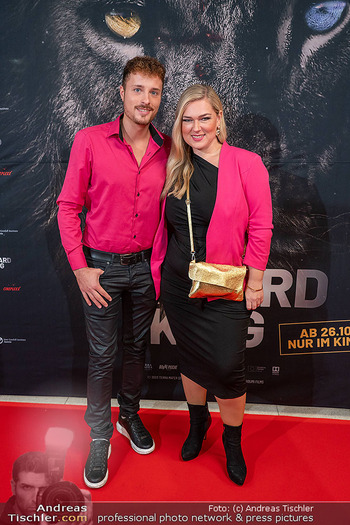 Kinopremiere ´The Bastard King´ - Village Cinema, Wien - Mi 25.10.2023 - Ingrid DIEM, Johannes HOFING6