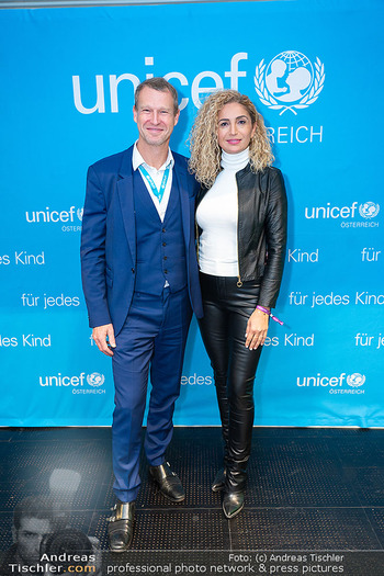 UNICEF ´Denk Dir die Welt´ - Grand Hall am Erste Bank Campus - Fr 24.11.2023 - Christoph JÜNGER, Eser AKBABA3