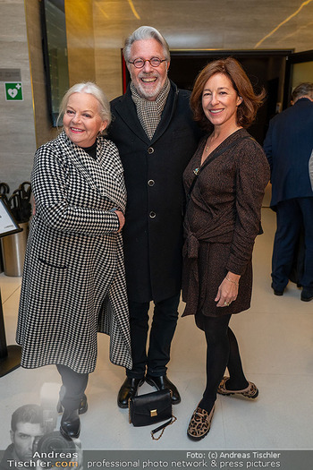 Buchpräsentation Clemens Trischler - Le Meridien, Wien - Mo 27.11.2023 - Brigitte Gitti KREN, Julia CENCIG, Adi HIRSCHAL62