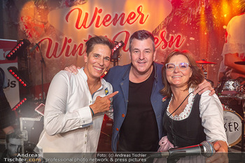 Wiener Winter Wiesn Opening - Messegelände, Wien - Fr 01.12.2023 - Michaela DORFMEISTER, Marc PIRCHER, Claudia WIESNER1