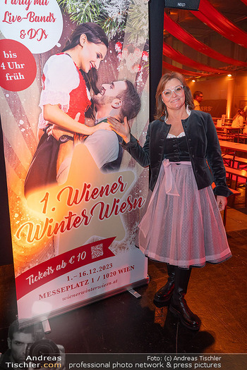 Wiener Winter Wiesn Opening - Messegelände, Wien - Fr 01.12.2023 - Claudia WIESNER15