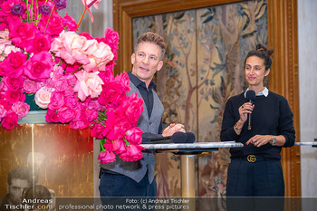 Opernball PK - Wiener Staatsoper - Fr 12.01.2024 - Maryam YEGANEHFAR, Andi KNOLL mit Blumen names pink floyd46