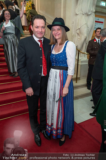 Jägerball  - Hofburg, Wien - Mo 29.01.2024 - Norbert TOTSCHNIG mit Ehefrau Dagmar84