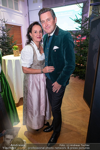 Jägerball  - Hofburg, Wien - Mo 29.01.2024 - Peter HANKE mit Ehefrau Andrea90