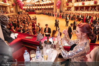Opernball 2024 - Wiener Staatsoper - Do 08.02.2024 - Priscilla PRESLEY fotografiert  Papis LOVEDAY182