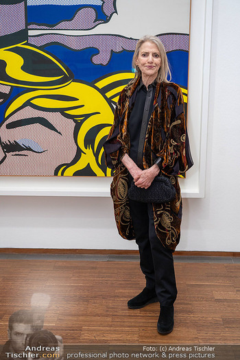 Roy Lichtenstein Ausstellungseröffnung - Albertina, Wien - Do 07.03.2024 - Dorothy LICHTENSTEIN (Witwe von Roy vor einem Kunstwerk)26