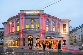 Galapremiere ´Das Phantom der Oper´ - Raimund Theater, Wien - Fr 15.03.2024 - Raimundtheater von außen, red carpet5