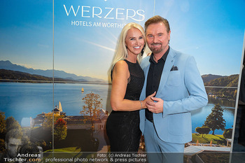 Werzers Saisonopening - Werzers Hotel, Pörtschach - Fr 22.03.2024 - Nik P. mit Ehefrau Gabriele PRESNIK-MARTIN207